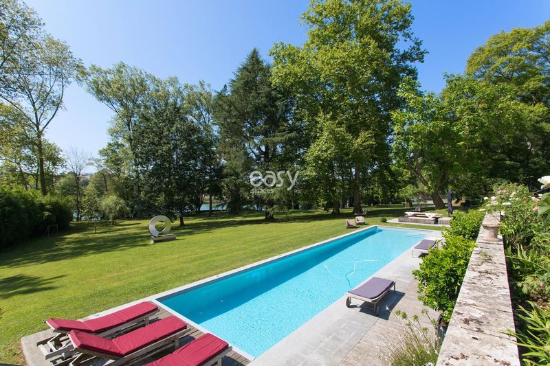 Location available for filming purposes in the beautiful city of Biarritz, FRANCE