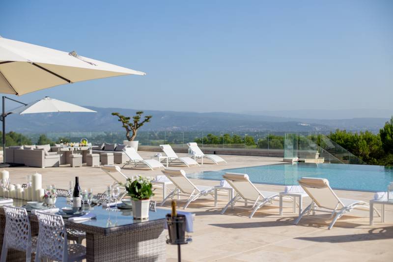 House with Swimming Pool Available for Rent in the Southern Region of France