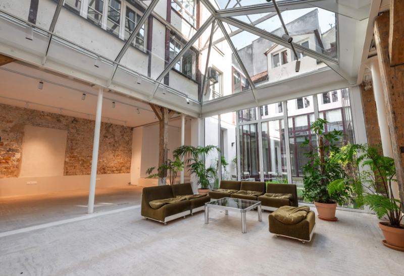 Industrial loft for rent for events in Paris