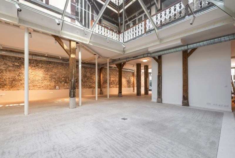 Industrial loft for rent for events in Paris