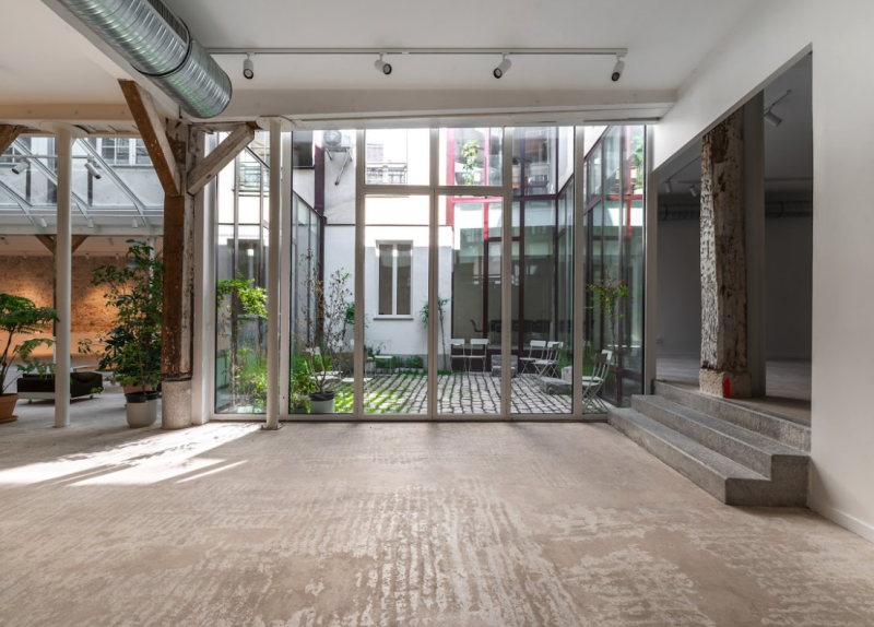 Renting a loft for a press launch in Paris