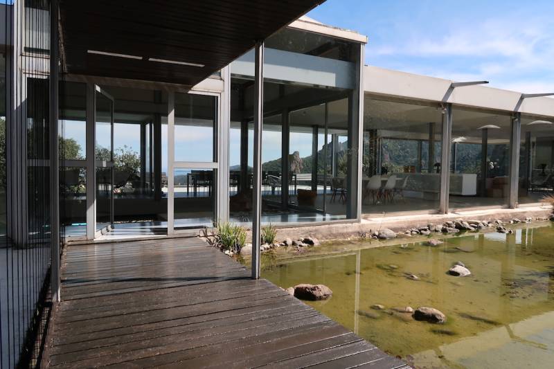 rent a 1970s villa for a photoshoot in Cannes, FRANCE with an authentic vintage atmosphere