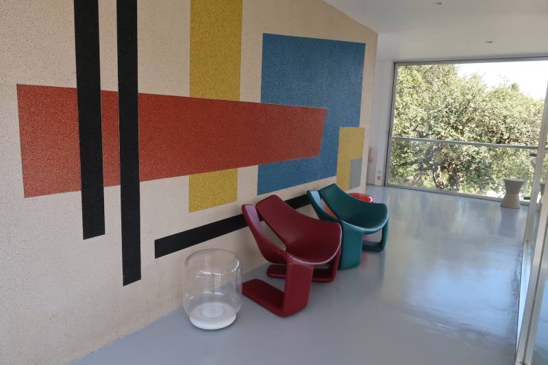 rental of filming locations in Cannes, France for various production needs