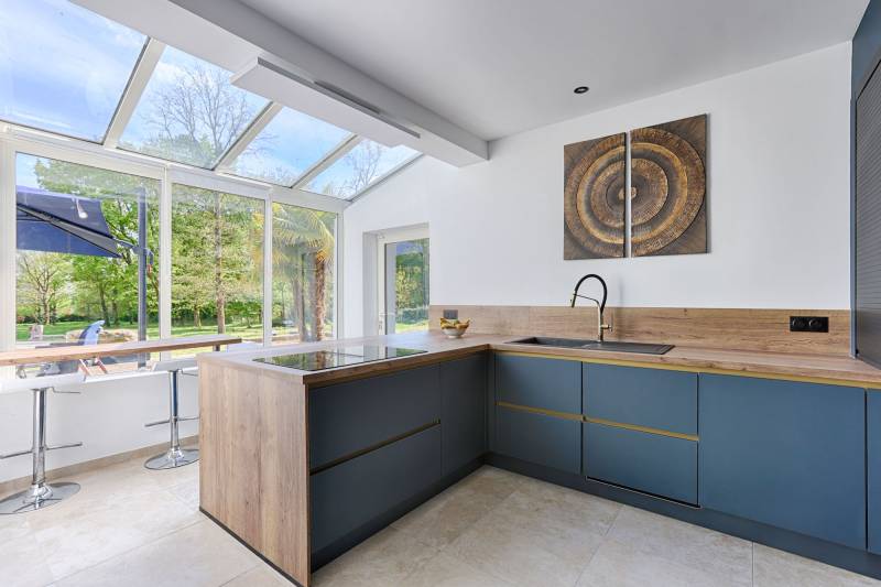 renting a villa for a professional photo shoot session in the Île-de-France region of FRANCE