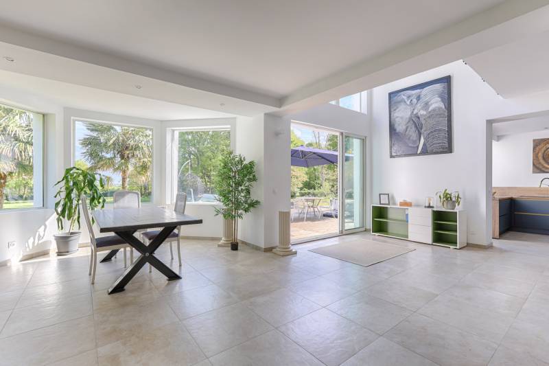 decor for photographic shoots in the city of Paris, FRANCE