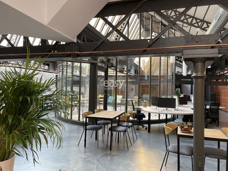 Industrial style loft photo shoot location in Lyon, France with modern urban aesthetics