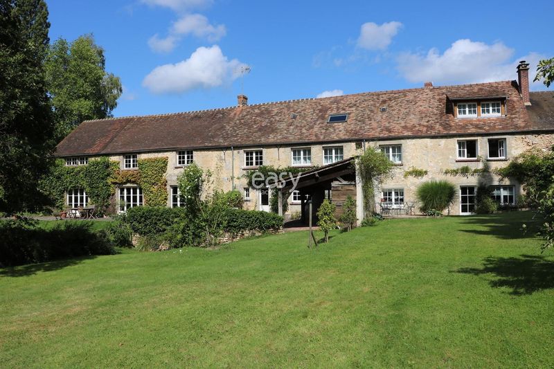 Country house in France available for professional photo shoots in Paris surroundings