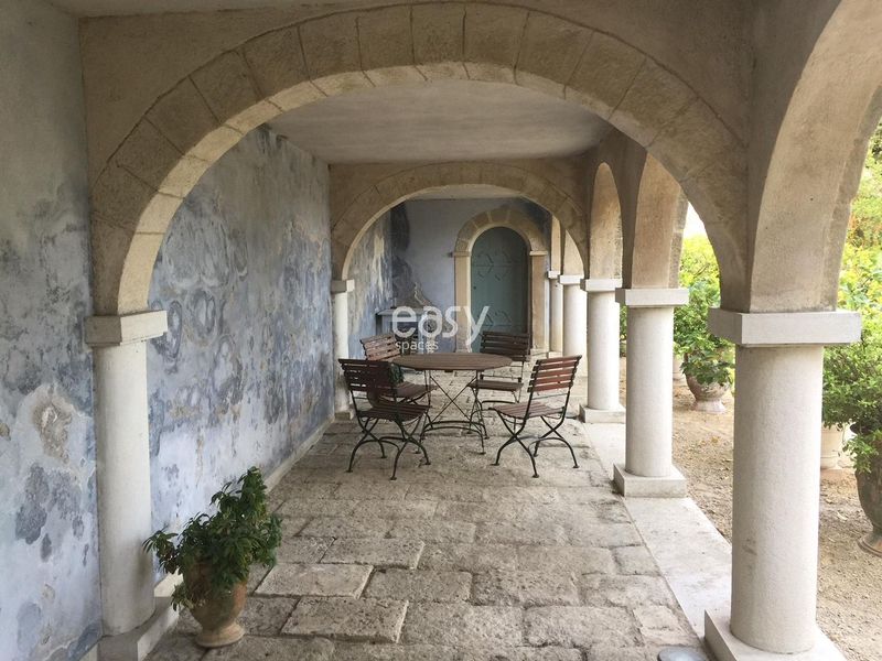 beautiful and charming residence available for rent specifically for photo and video shooting purposes