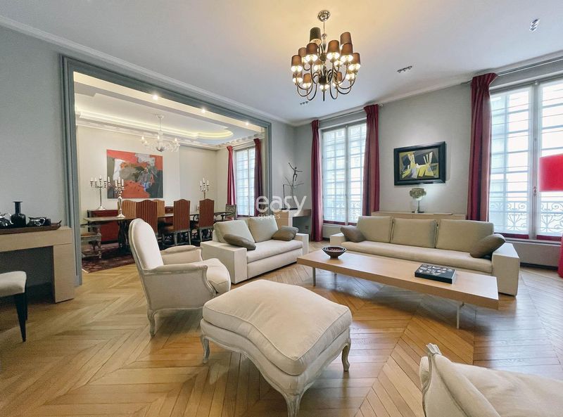 Renting a Classic Haussmann Apartment Perfectly Suited for Photoshoots in Paris 75, FRANCE