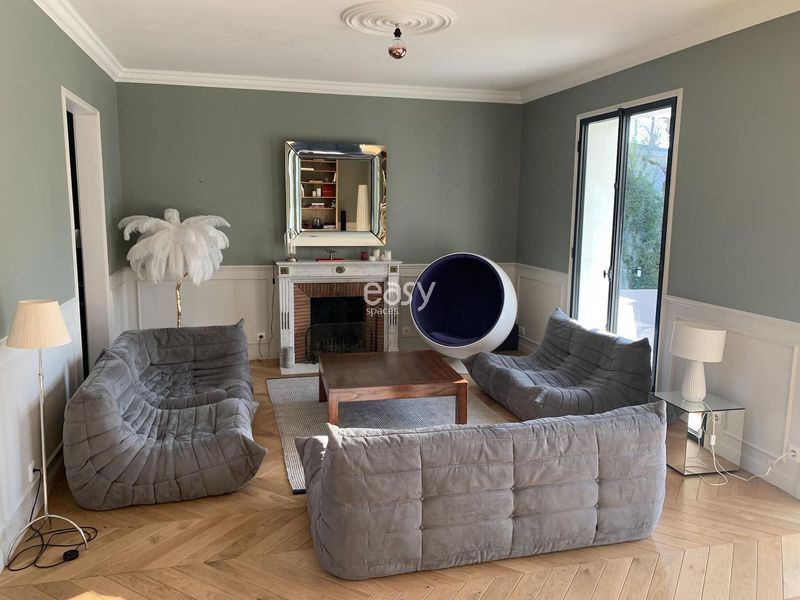 House with Garden Perfectly Suited for Photoshoot Session in Paris, FRANCE