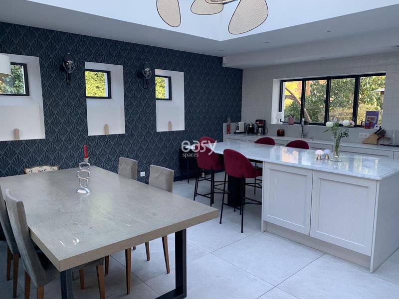 Private house available for rent in Paris, France, specifically for film shooting purposes