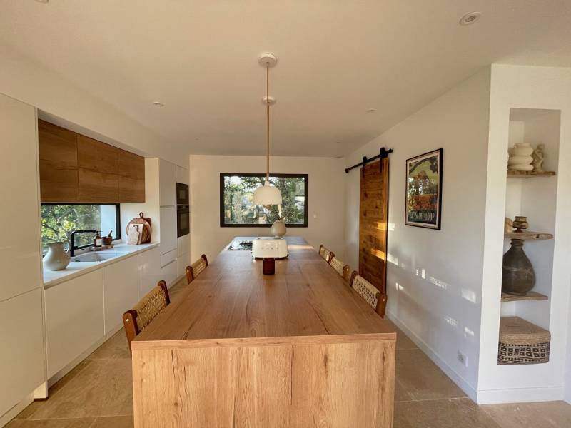 Contemporary villa with swimming pool ideal for filming in Montpellier, FRANCE