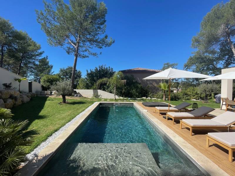 Contemporary villa with swimming pool specifically designed for photoshoots in Montpellier, FRANCE