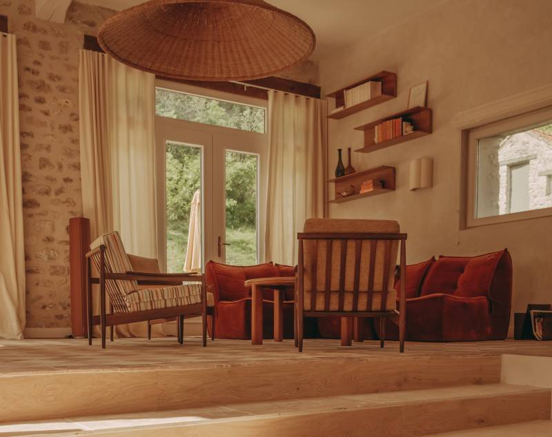 Bucolic and idyllic location perfect for a professional photo shoot in Paris, FRANCE