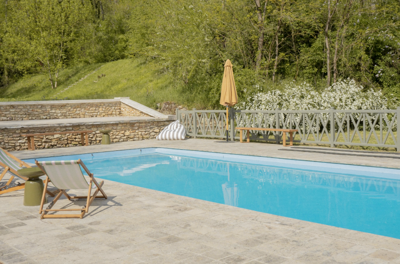 House with swimming pool available for rent for photo shoots in Paris, FRANCE