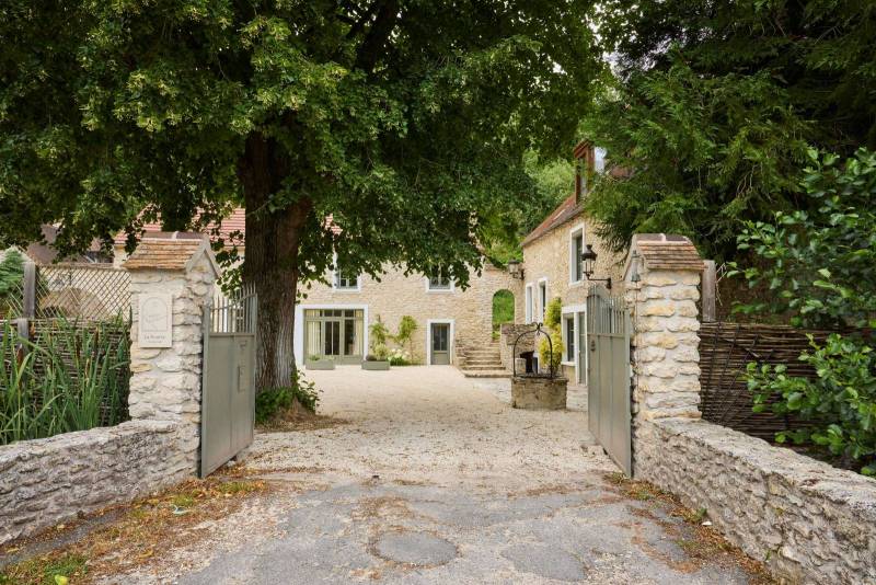 photo shoot location rental agency in Paris