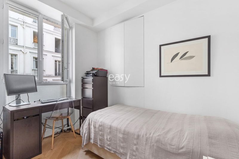 Renting a typical Haussmannian apartment in Paris, France, specifically for film shooting purposes