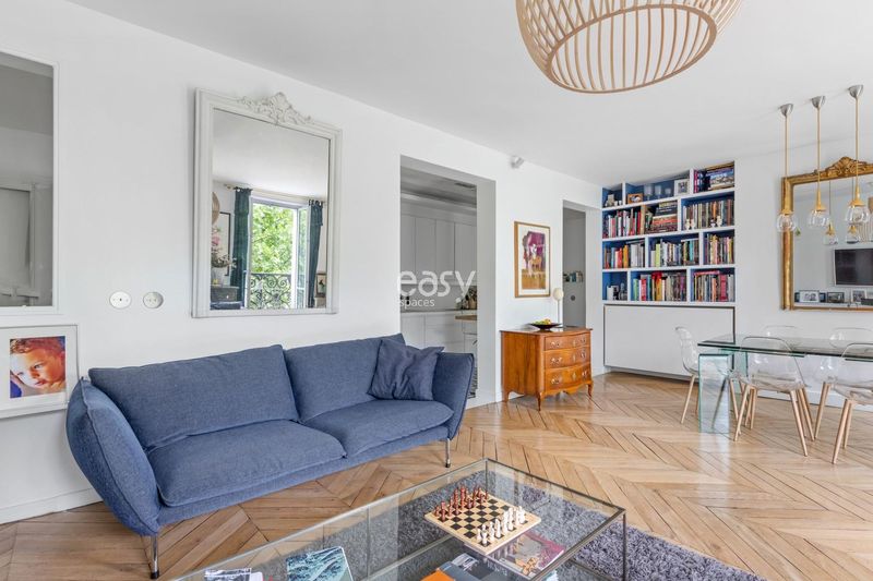 renting a traditional Haussmann-style apartment in Paris for filming purposes with excellent location and authentic architecture in FRANCE