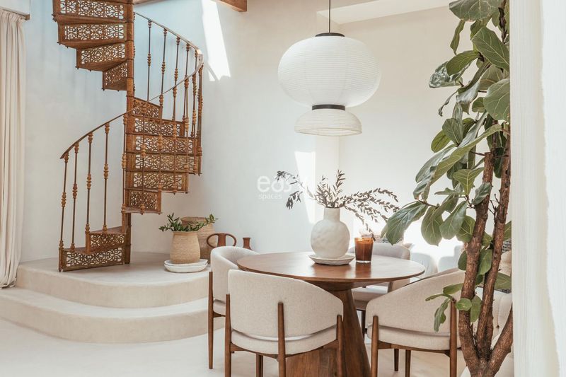 suggest a suitable and convenient photography shooting location in FRANCE