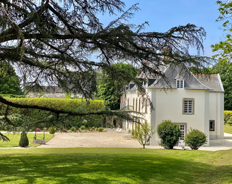 Castle rental for filming, photoshoots, and events near Rennes in France