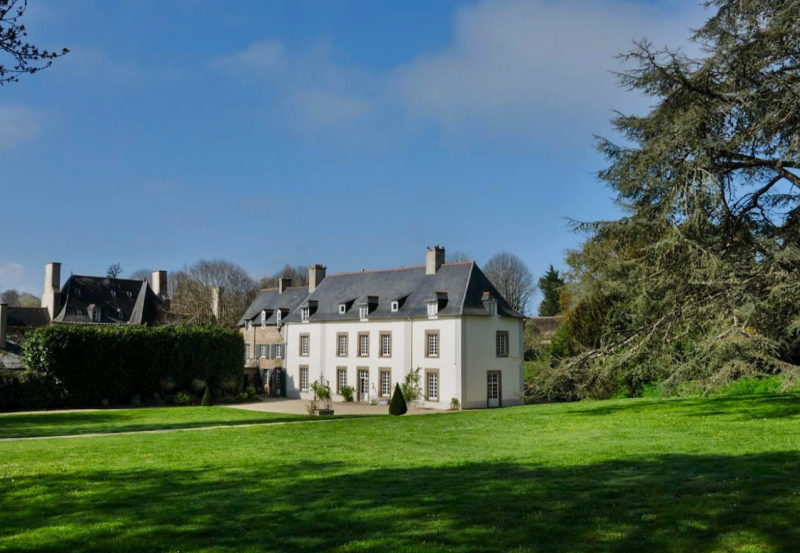 Castle rental for filming, photoshoots, and events near Rennes in France
