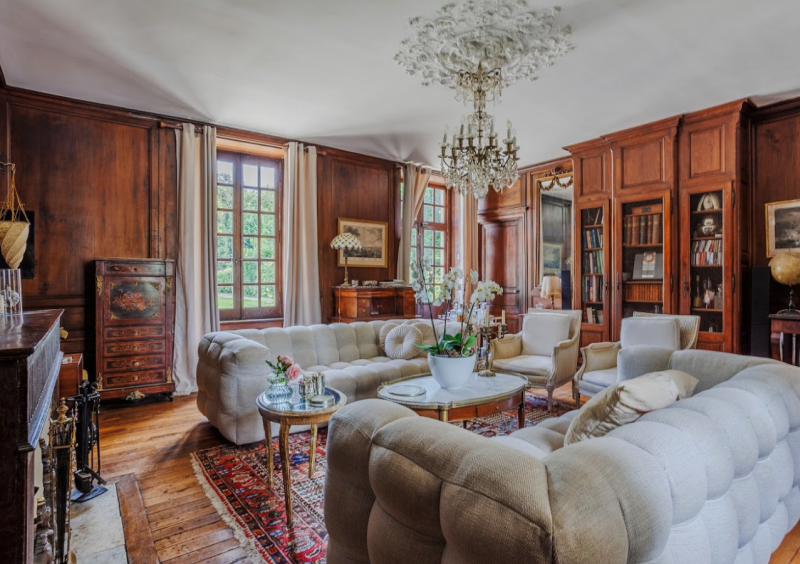 Castle rental for filming in Western France