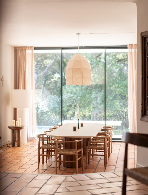 rent a 1970s house for a photoshoot