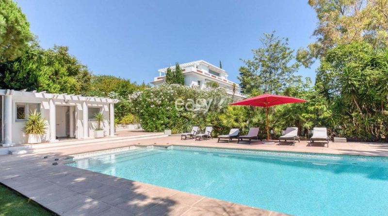 Art Deco style villa available for rent to host exclusive private events on the beautiful French Riviera coast