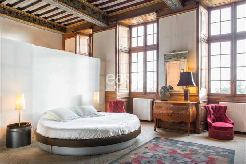 rental of an unusual and distinctive apartment ideally suited for photo shoots in Nantes