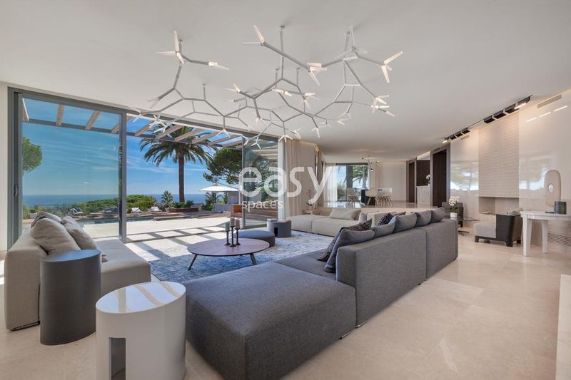 rent an exceptional luxury villa ideally suited for an exclusive professional photo shoot session