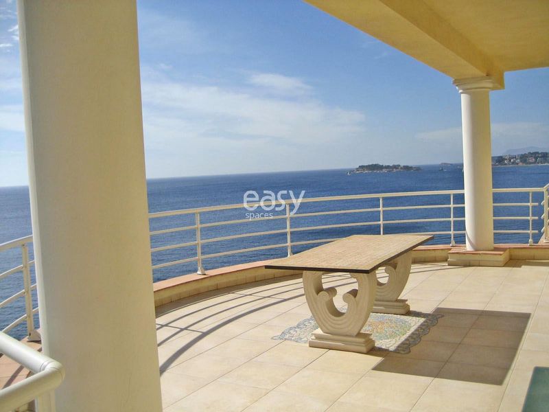 Renting a beautiful and spacious villa for a photo shoot in the picturesque PACA region of the French Riviera