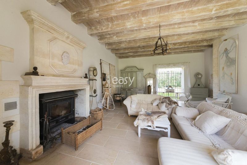 master house suitable and ideal for professional filming and movie shooting purposes