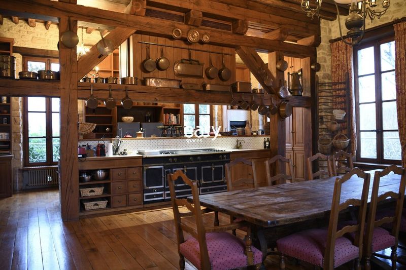 Photoshoot location situated just outside the city limits of Paris