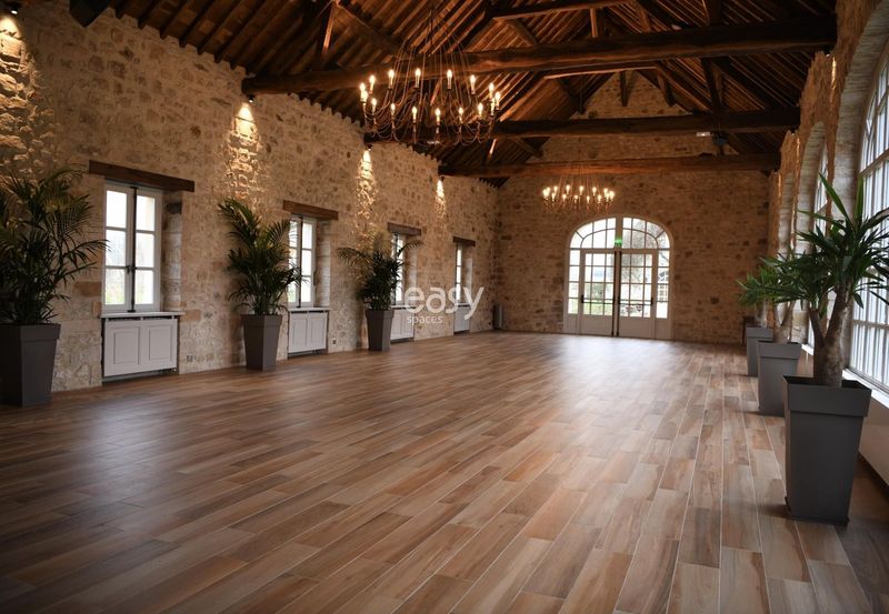 Place designated specifically for vehicle launches in the city of Paris, France