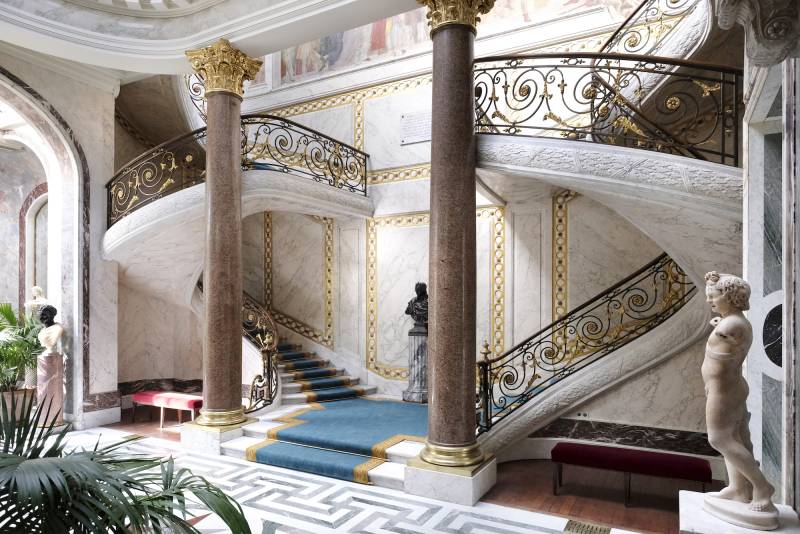 luxurious and exclusive location for high-end photo shoots in the city of Paris, FRANCE