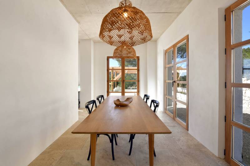 Contemporary house available for rent in the South of France ideal for photoshoot sessions