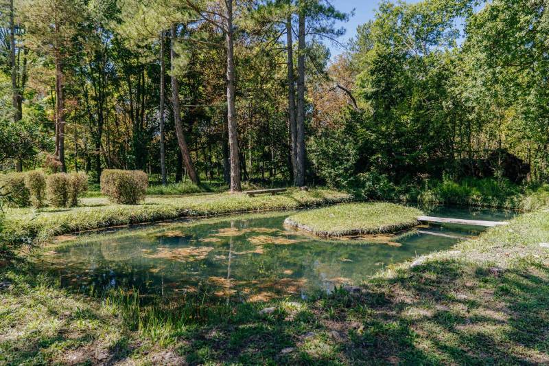 Castle-style shooting location available for rent for events