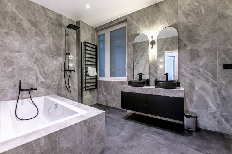 bathroom suitable for professional photo shooting sessions located in Paris, FRANCE