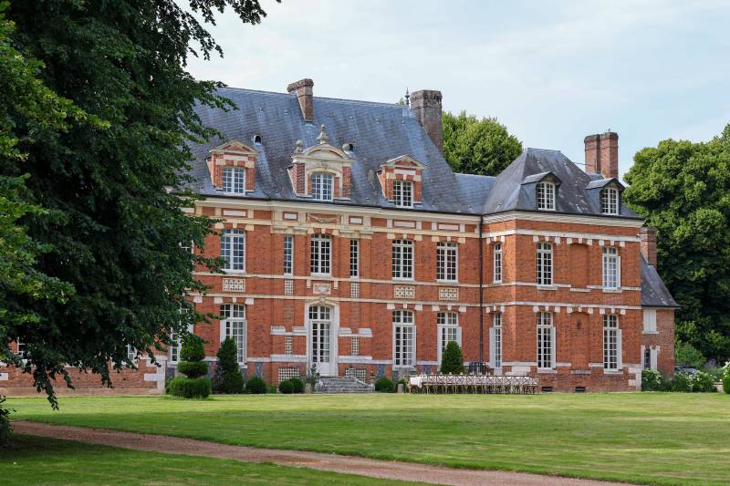 castle available for rent for filming purposes in Rouen, FRANCE