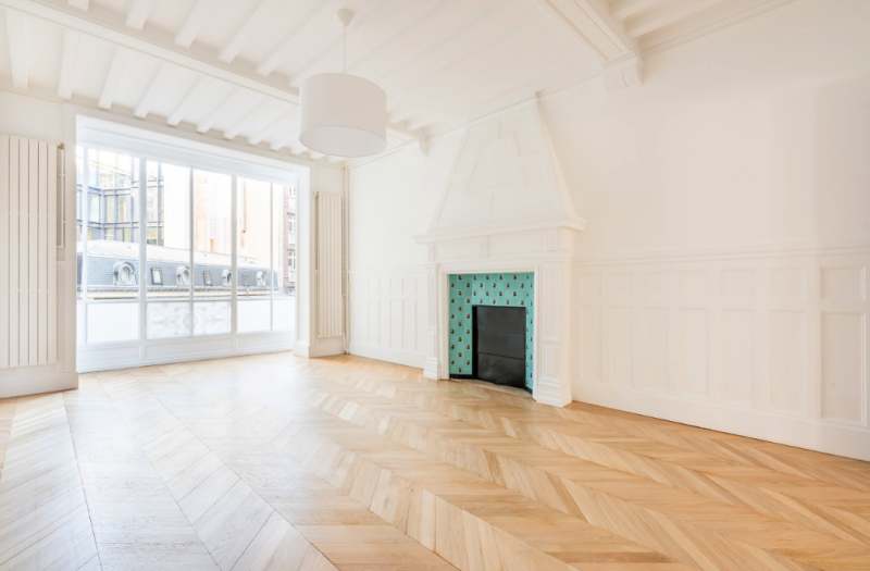 Parisian apartment adaptable for photo shoots