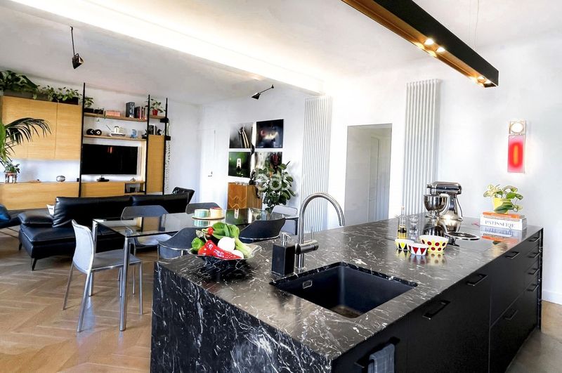 apartment available for rent in the center of Paris, FRANCE