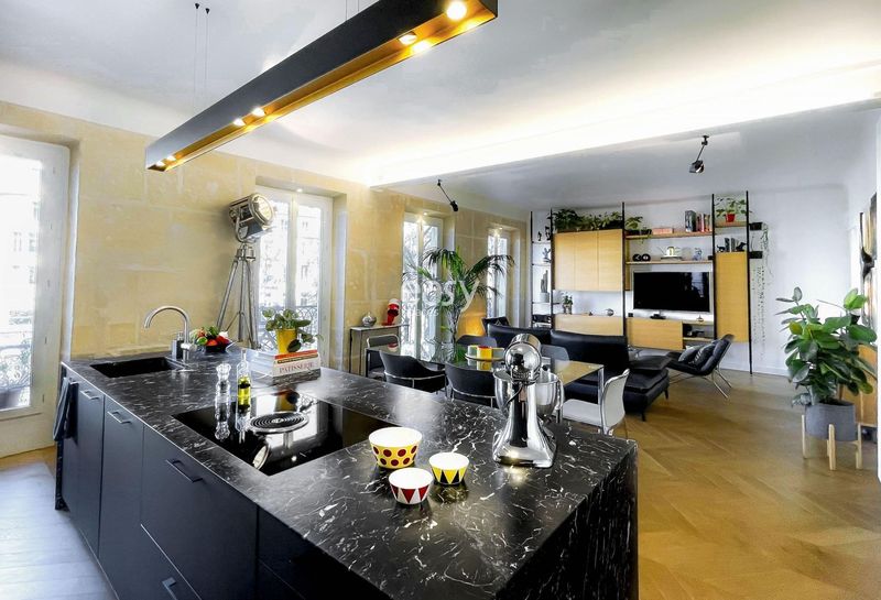 Private apartment available for rental for professional photo and video shooting sessions in Paris, FRANCE