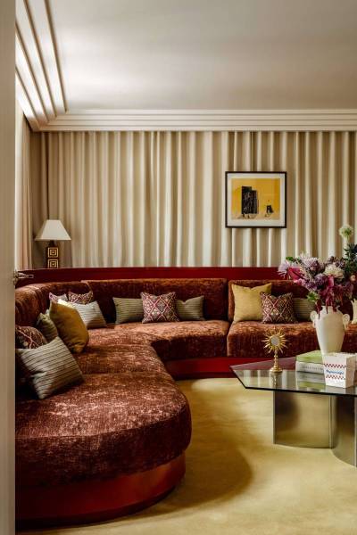 Art Deco set rental for a photo shoot in Paris