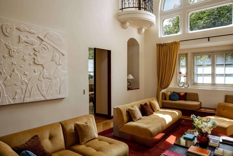 Unique set for rent for a photo shoot in Paris