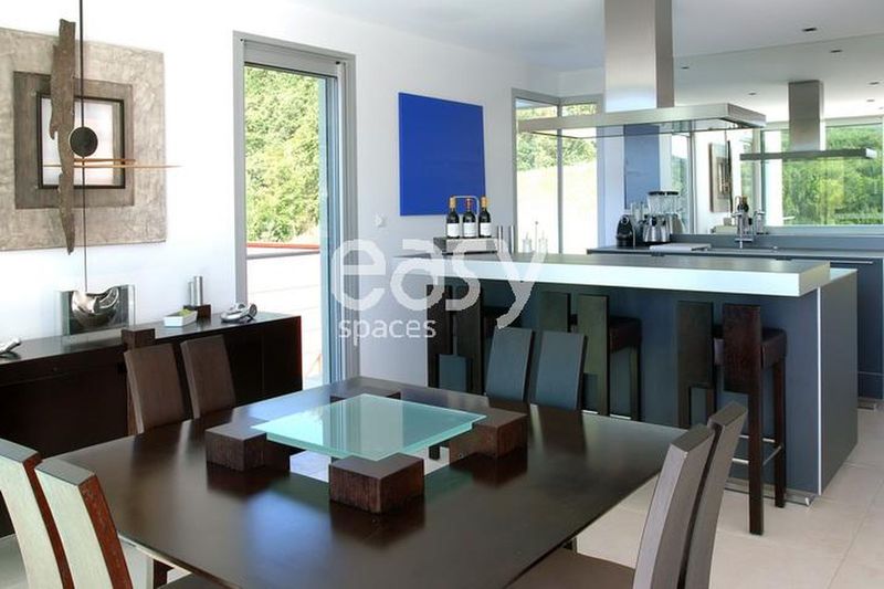 Film Shooting Location and Movie Set Decoration for Professional Filming in Lyon