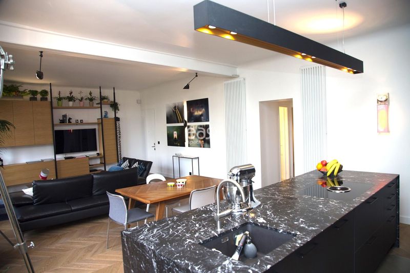 private apartment available for rent specifically for filming purposes in Paris city