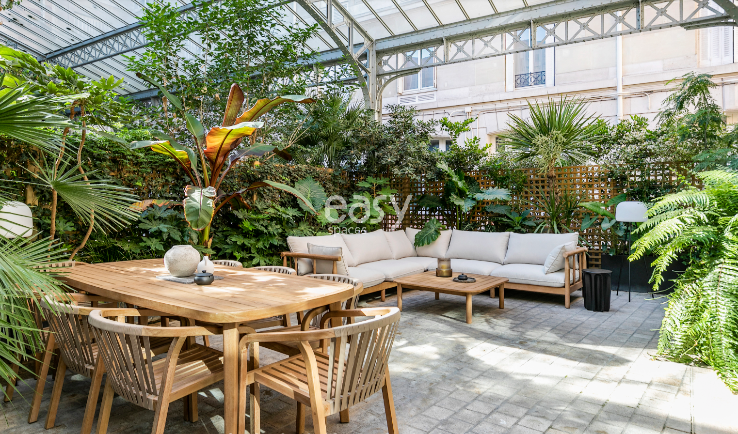 Location of the photo shoot with outdoor scenery in the beautiful city of Paris, FRANCE