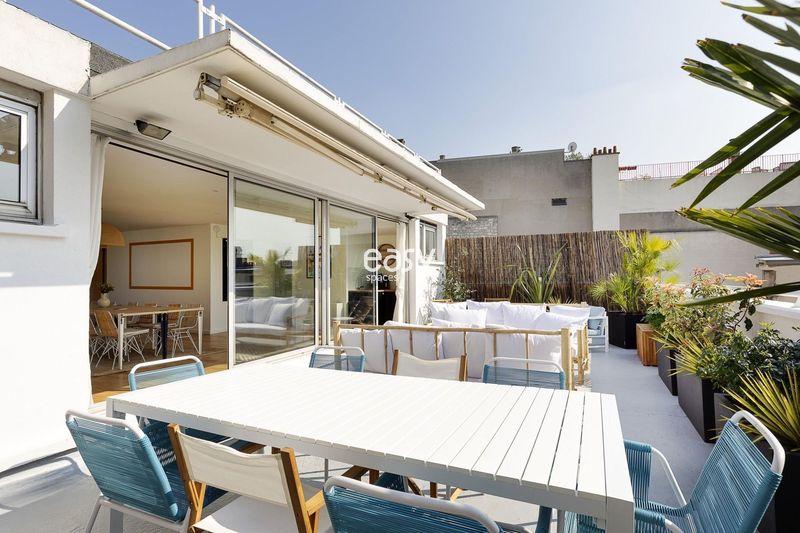 Showroom available for rent for professional photo shoots in Paris, FRANCE 75