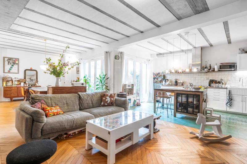 renting out your apartment for professional photoshoots or commercial shooting purposes in FRANCE