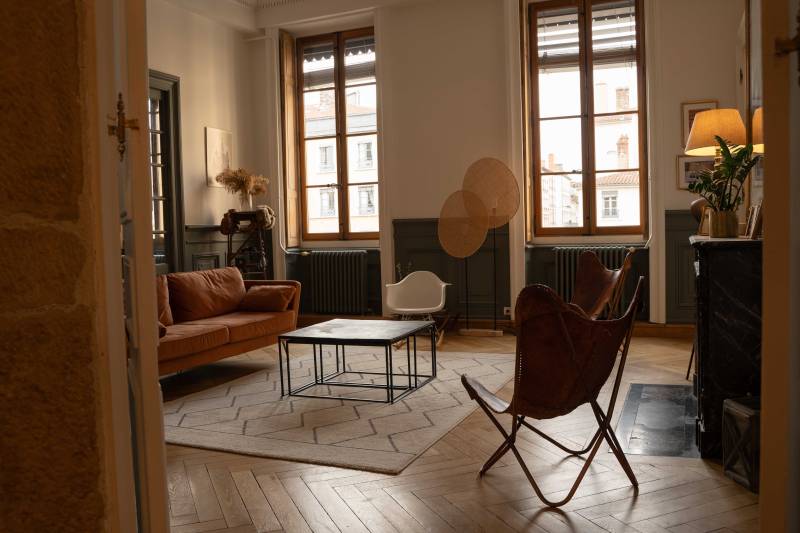 Renting a spacious and well-equipped apartment for a professional photo shoot in Lyon, FRANCE